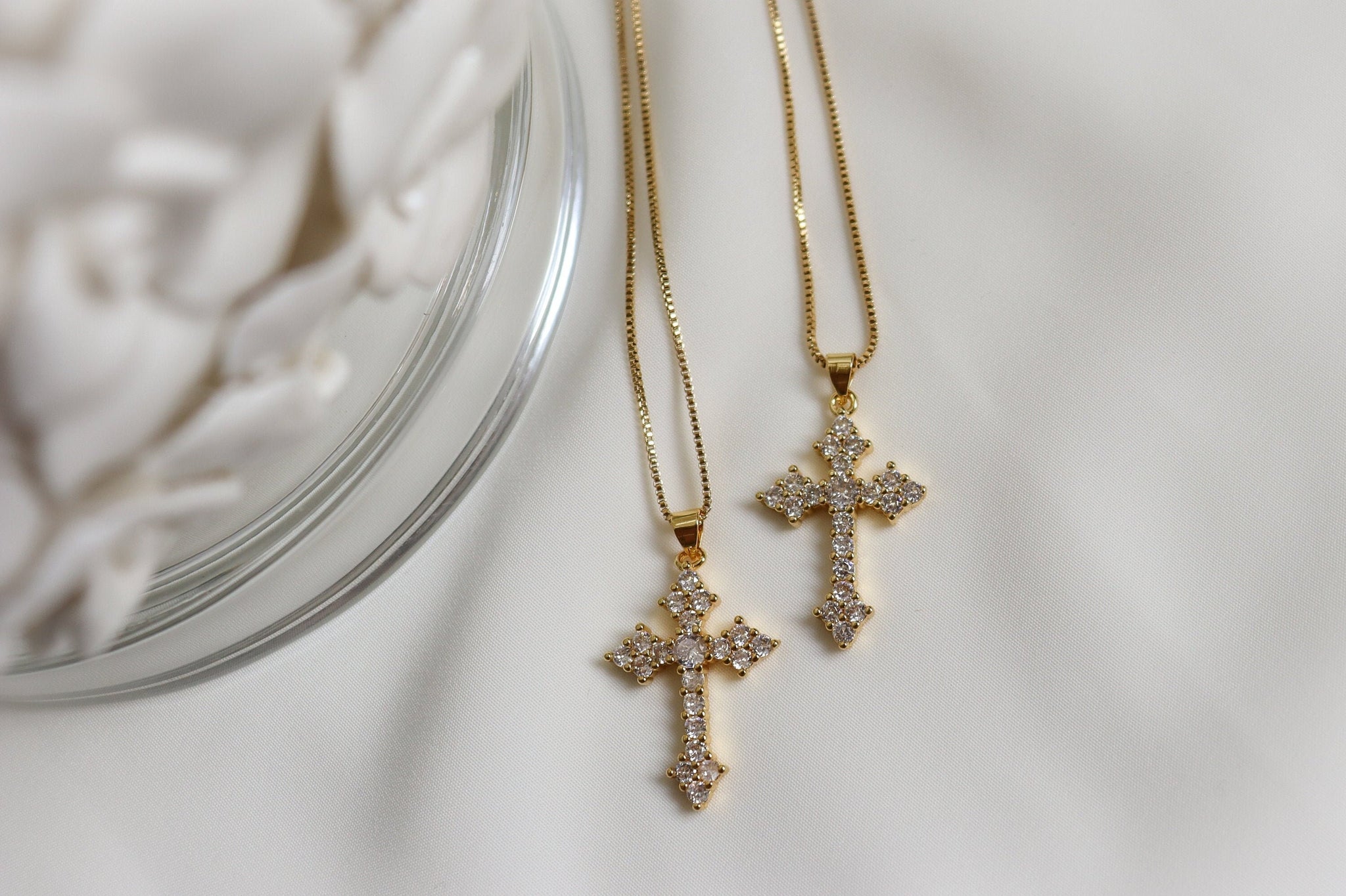 Gold Cross Necklace Gold Dainty Religious Cross Unisex Women Men Kids Necklace Stainless Steel Chain Pray Rosary Pendant Gift, WATERPROOF