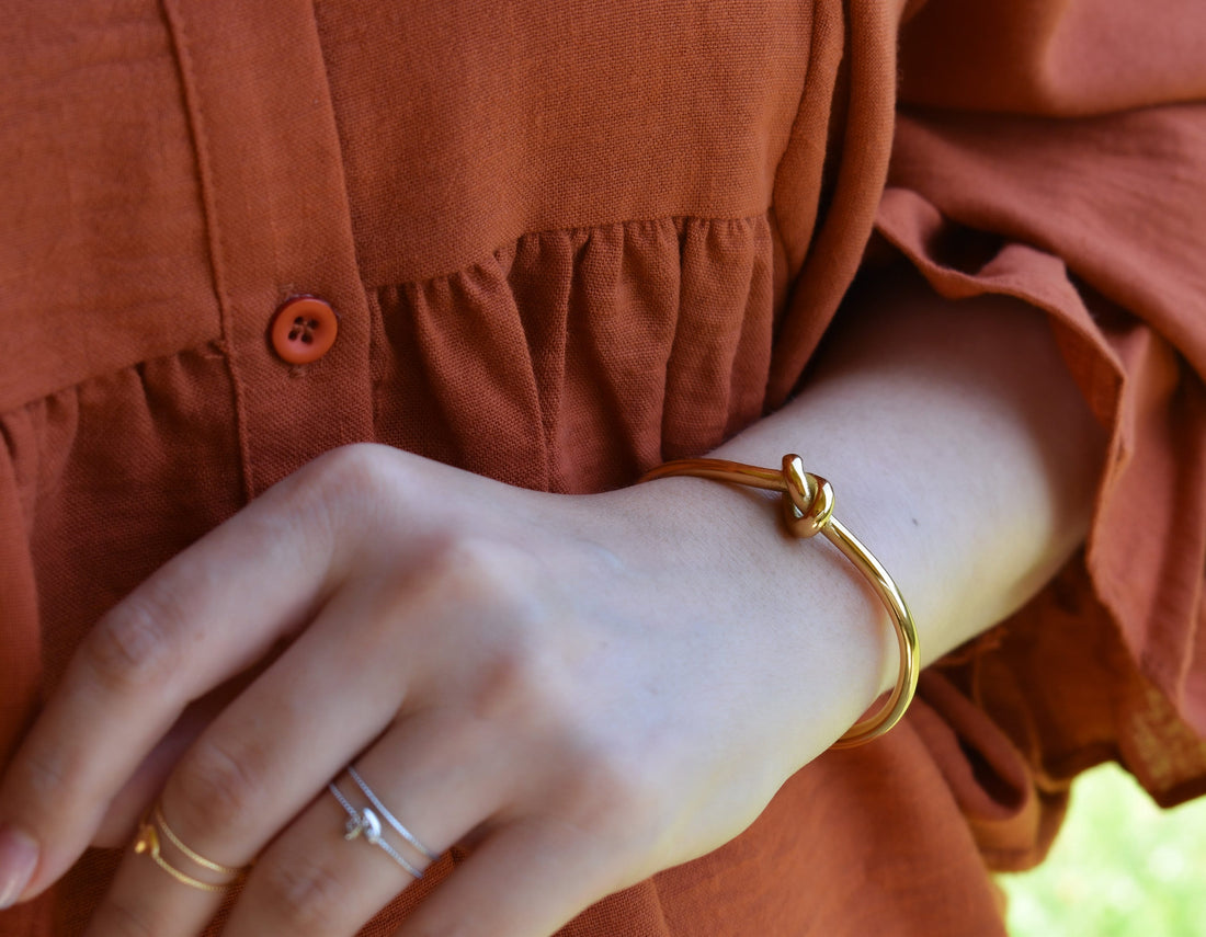 Gold Filled Tie the Knot Bracelet, Friendship Bracelet, Bridesmaid Bracelet, Cuff Bracelet, Christmas Gift For Her Love Friend, WATERPROOF