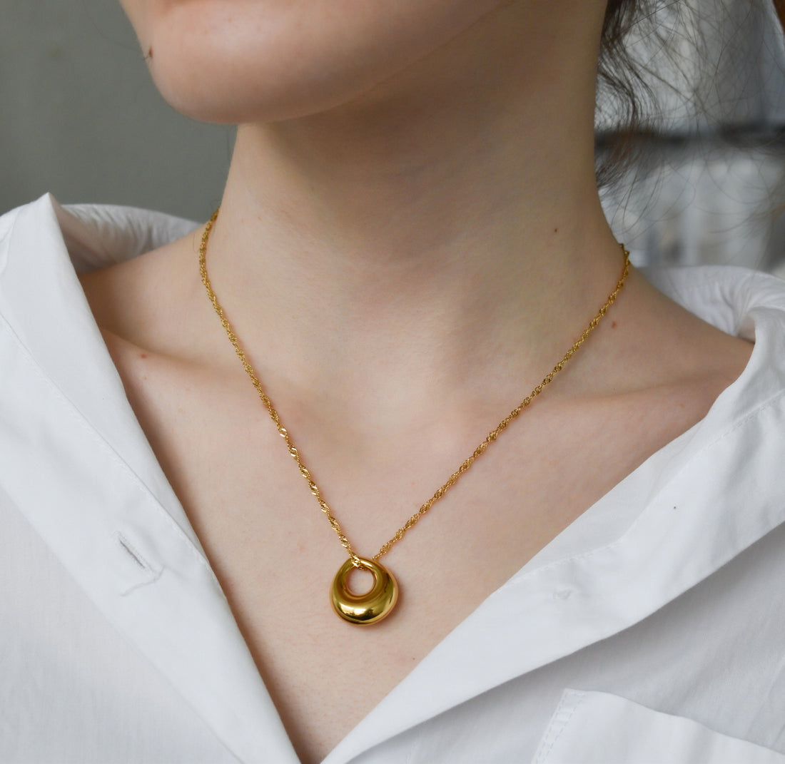 Gold Jewelry French Waterdrop Pendant Twisted Chain Necklace Handmade